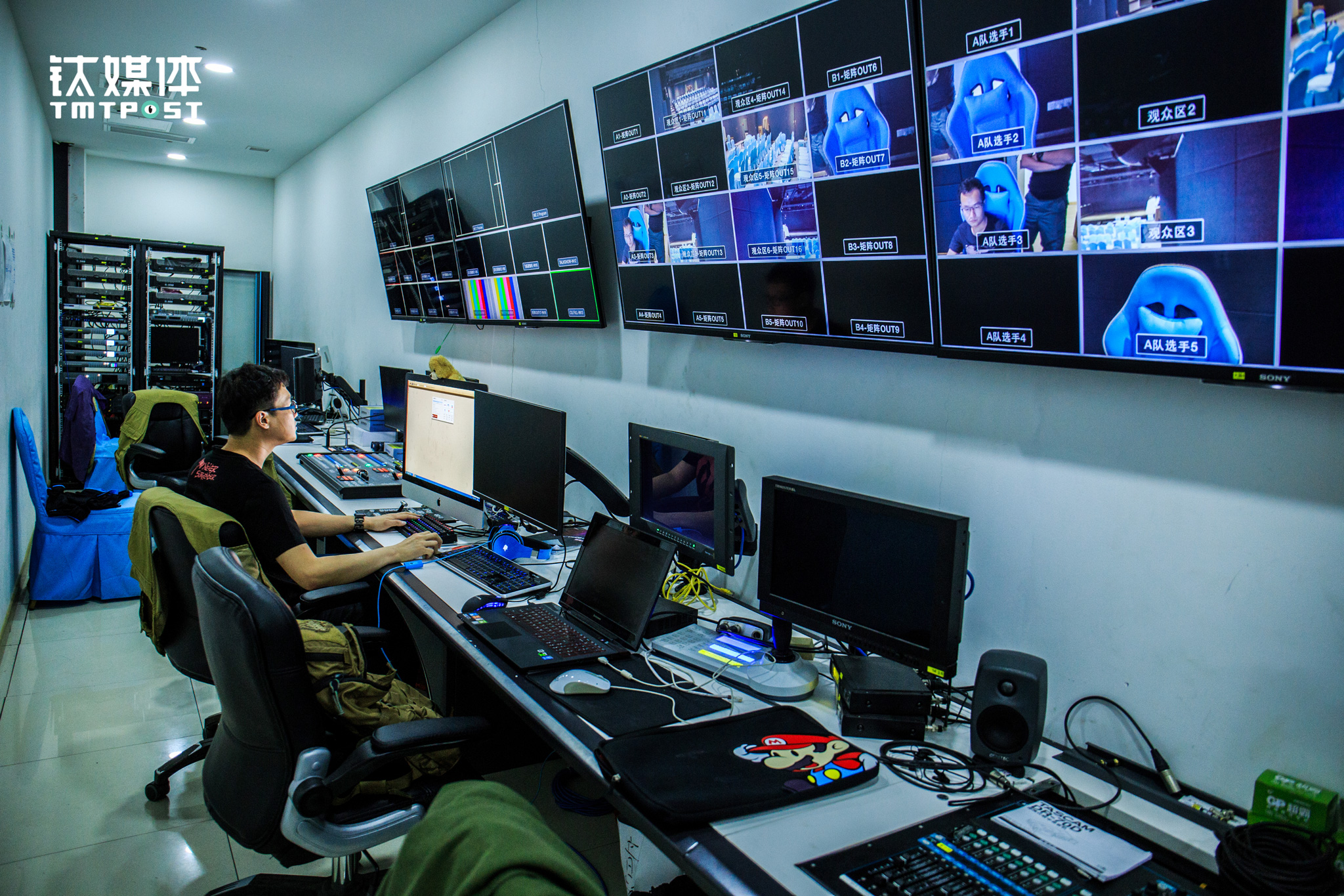 网吧变迁,今天的网咖在做什么?丨钛媒体影像