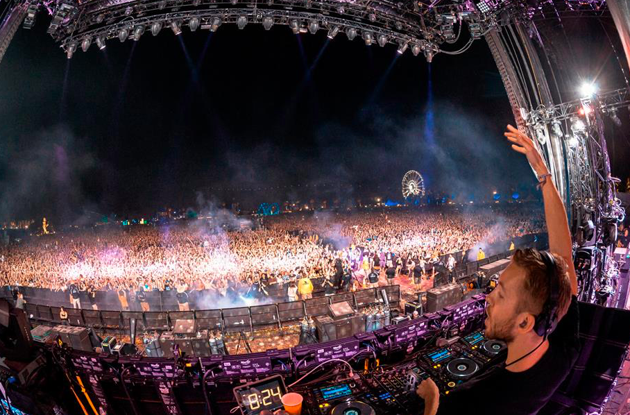 2014年Calvin Harris在Coachella上表演。图片来源/http://xfadering.com