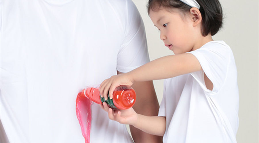 还记得那款爆单的神奇防水T恤吗?小孩子看到