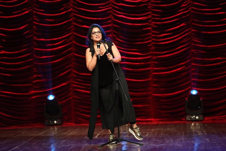 6月13日，Netflix签下了印度最受欢迎的女性喜剧演员Aditi Mittal