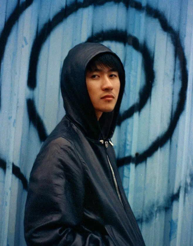 亭东影业估值20亿，韩寒如何从“作家公知”转型为”商人“？