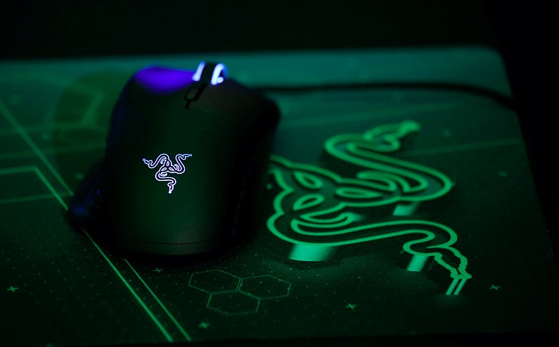 “电竞第一股”雷蛇在港上市，已连续亏损两年半时间 | 钛快讯