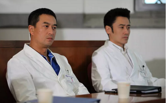 《急诊科医生》口碑平平，为何医疗剧层出不穷却鲜少爆款？