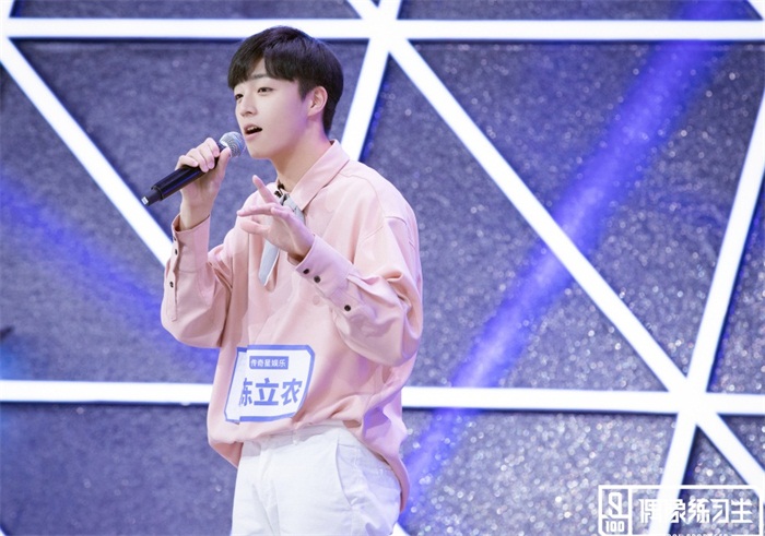 《偶像練習生》開播褒貶不一，粉絲經濟下的偶像「養成」之路任重道遠