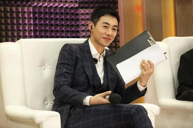 朱亞文念情書、許知遠搞直播 ,音頻世界里的都市夜歸人