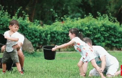 泼水撒欢的季节里,身怀绝技的