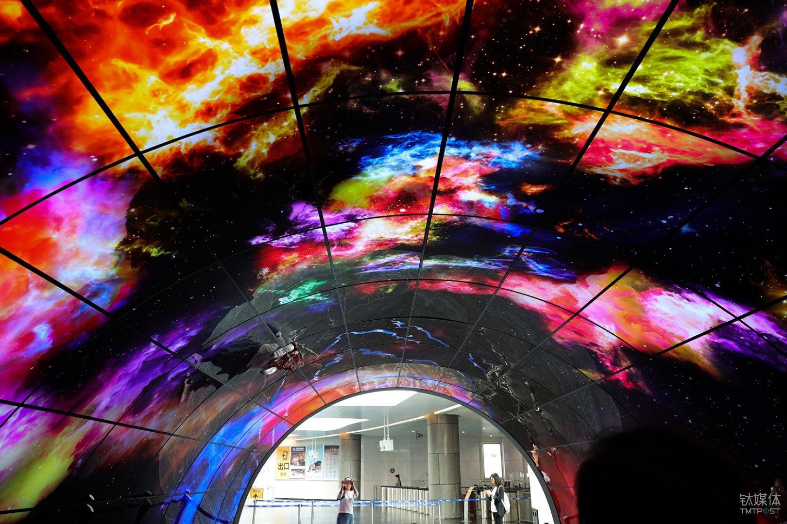 OLED快占领你生活的方方面面，你还不知道它是啥