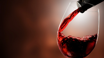 是谁耽误了威龙股份？