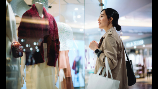 直接打3折，精致白领，在“中产超市”抢购奢侈品