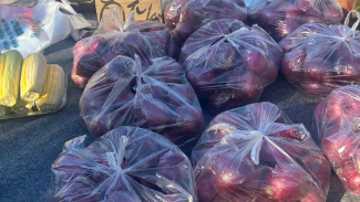 这届年轻人，背着山姆购物袋重返大集