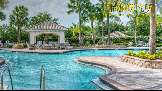 高端度假酒店，走到十字路口