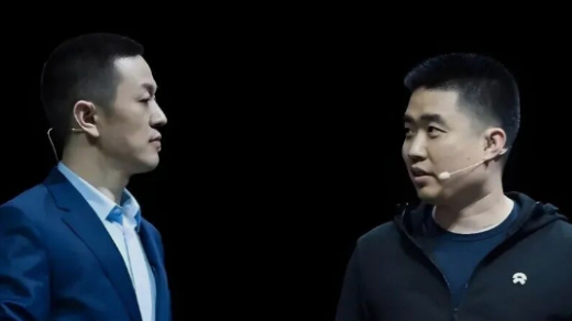 李想造眼镜，李斌做手机：车企的竞争已驶离公路