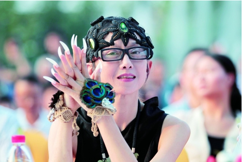 杨丽萍能上市？！资本市场闯入另类舞者