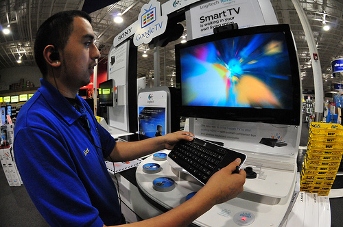 智能电视：第一阶段，只有硬件厂商能够挣到钱