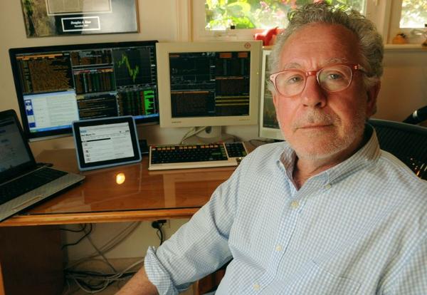 谁在鼓吹“库克下台”？