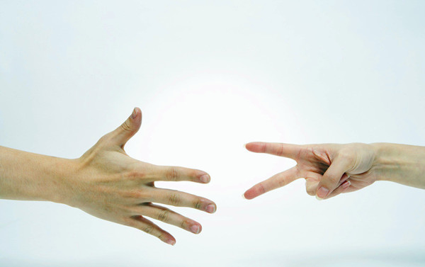 俩地图巨头跑马圈地，平台化局势下谁占上风？