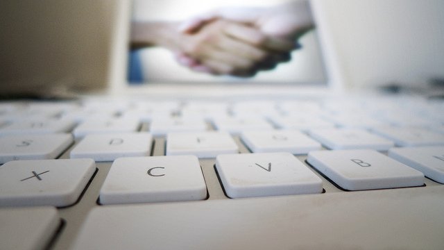 中国报业整合式转型，三大死结