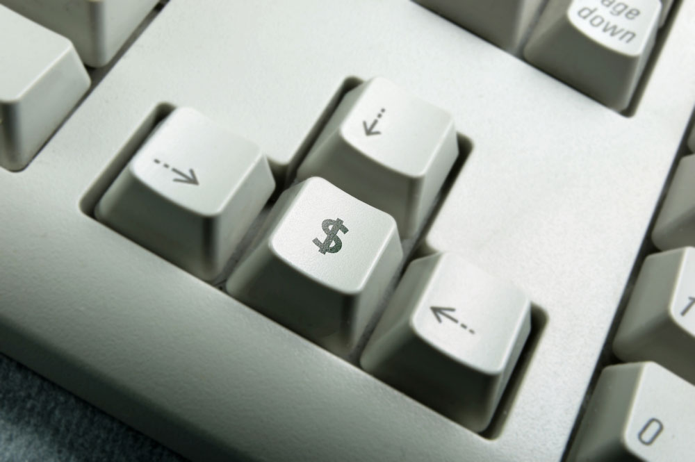 给挣扎的电商提点醒：线上是虎穴，何不掉头？