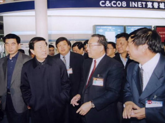 朱镕基说，华为你要贷款吗？3亿够不够？任正非说要，然后悄悄拒绝了