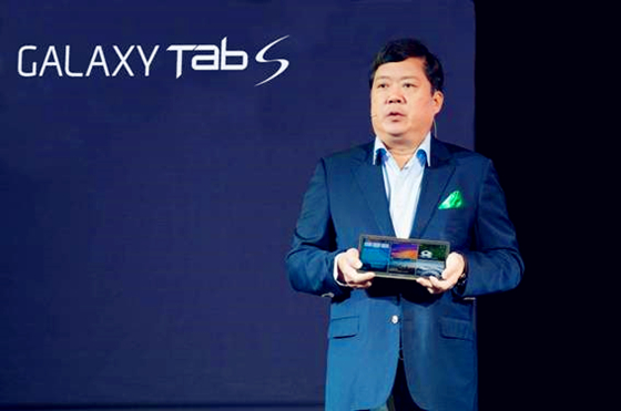 三星发布新款平板电脑，继续跟苹果较劲