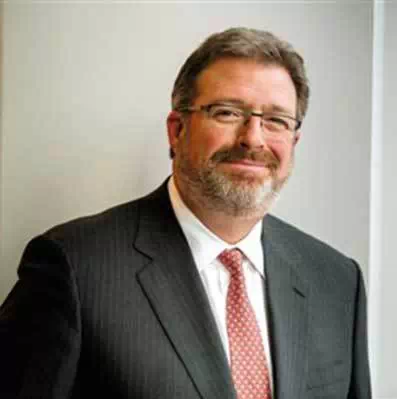 马化腾台上演讲，马云台下就座。。。全球科技公司几乎一网打尽