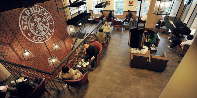 星巴克走出泥潭