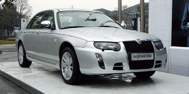 混合动力车“加速”驶来