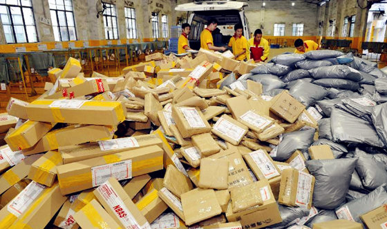 做的都是民营快递不做的业务？国企EMS夹缝求生！