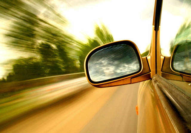 【钛晨报】为罚单担心的专车司机不怕！有钱任性的滴滴将代交罚款