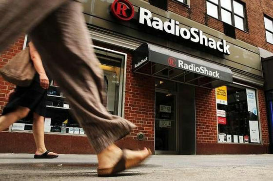 美第二大电器连锁店RadioShack濒临破产；爱立信反诉苹果｜1月15日坏消息榜