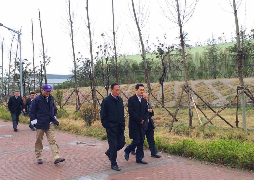 【钛晨报】腾讯富士康联手探索互联网汽车领域