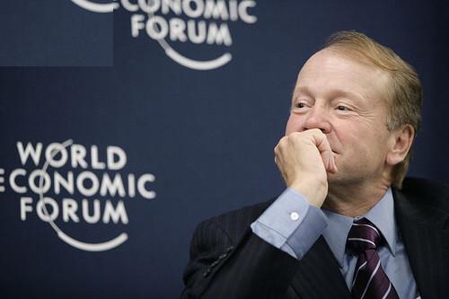 钱伯斯退休前后，和那些华为的往事