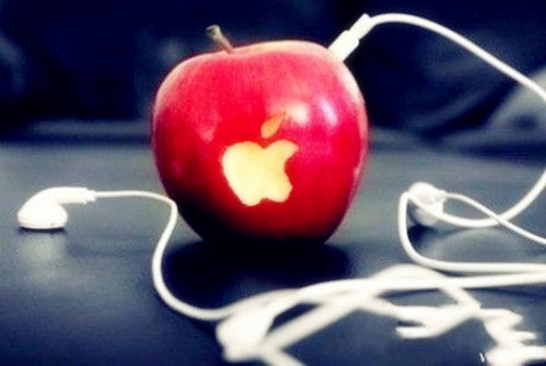 库克的做法是多卖硬件多赚钱，令苹果创新的光环正在退却