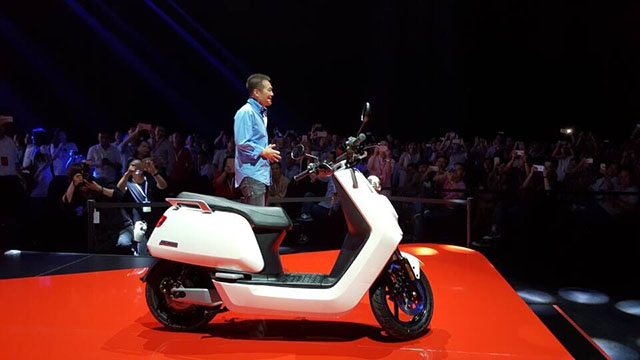 李一男发布小牛N1智能电动车，续航100公里，集中解决防盗痛点