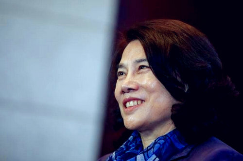 跟红米差不多的配置，格力手机要卖到1600元，比小米4都贵