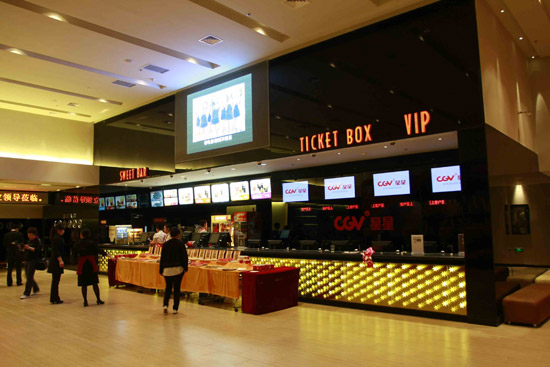 互联网公司触角伸进电影院，“机器大战”开打