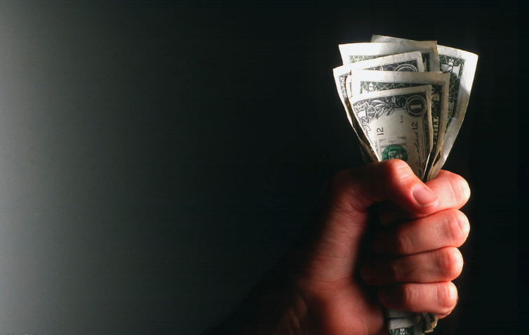 媒体被资本供养这件事，早已不是新闻了