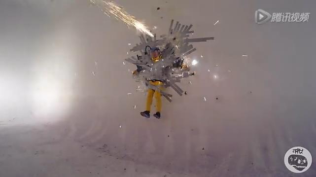 《恶作俱乐部》：把你脑海里一闪而过的荒唐念头认真地拍出来