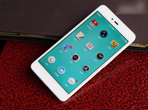 坚果手机：一个理想主义者的一次以退为进的新长征