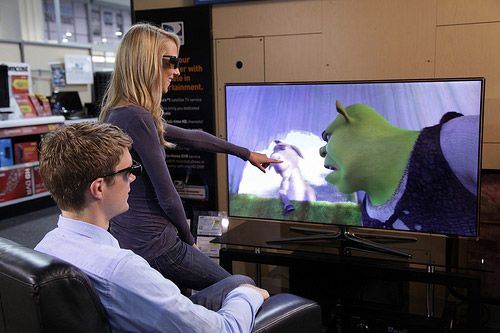 站在十字路口的中国电视