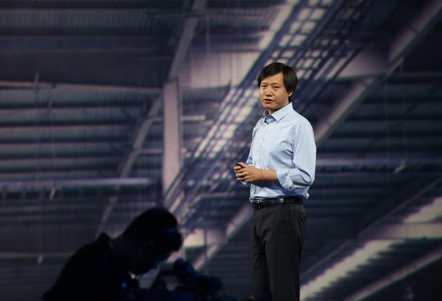 “小米们”都想冲向智能手机高端市场，但粉丝们可不答应