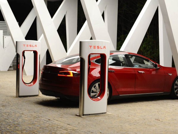 创业公司角逐充电桩蓝海，“跑部”建桩成最大掣肘