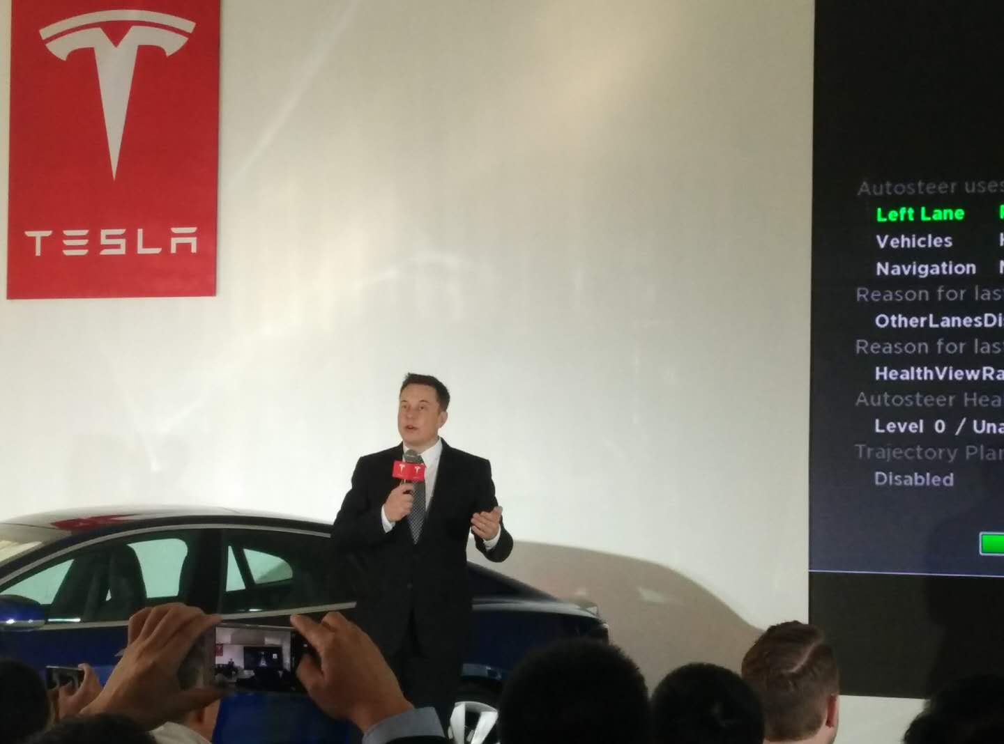 马斯克亲临中国发布特斯拉自动驾驶7.0系统，车主又可以“免费开新车”