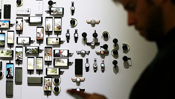 互联网手机：等待风口还是笨鸟先飞？