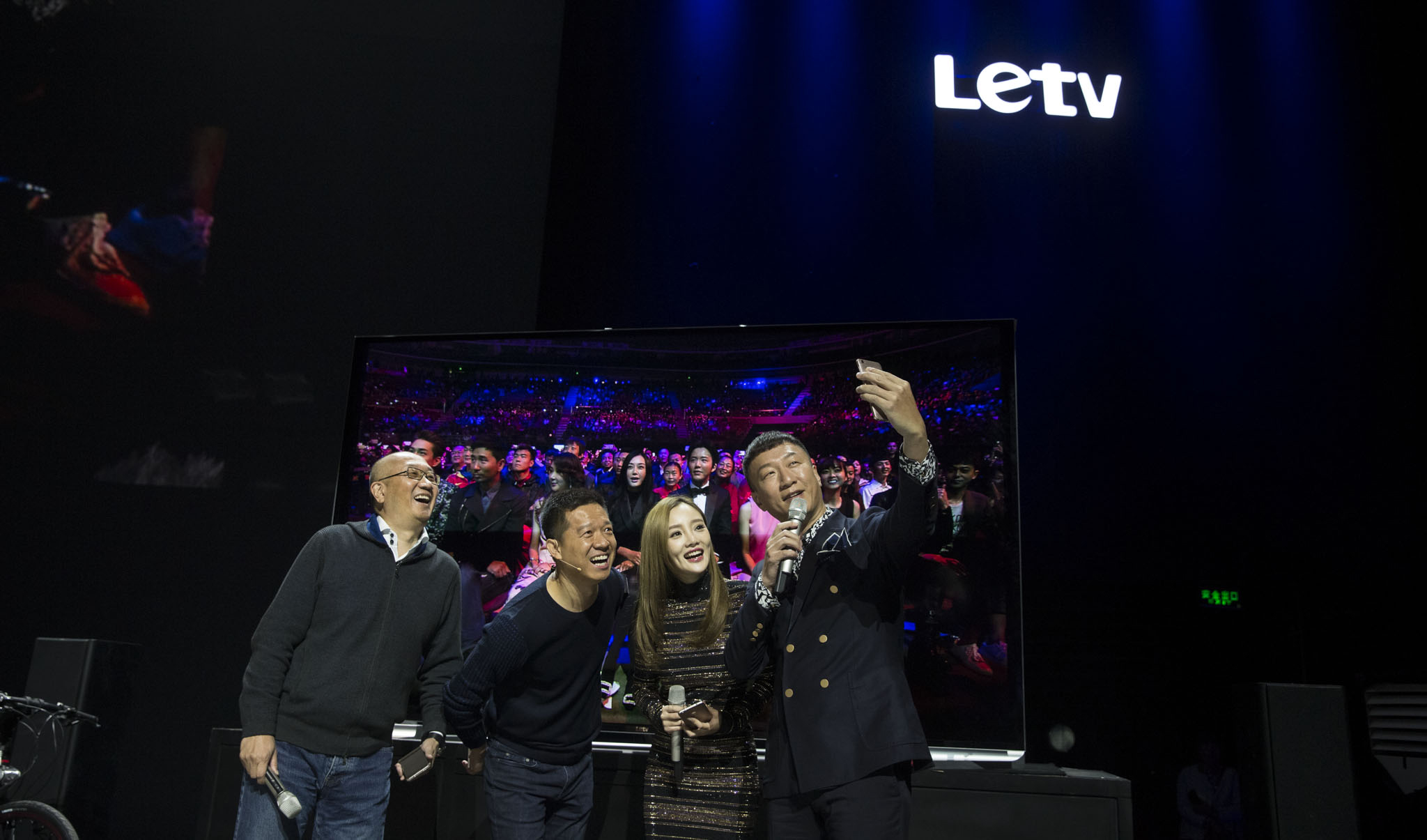 贾跃亭关于千元机和49.99万元电视的逻辑