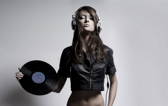 网络音乐版权之争，突破壁垒正当时