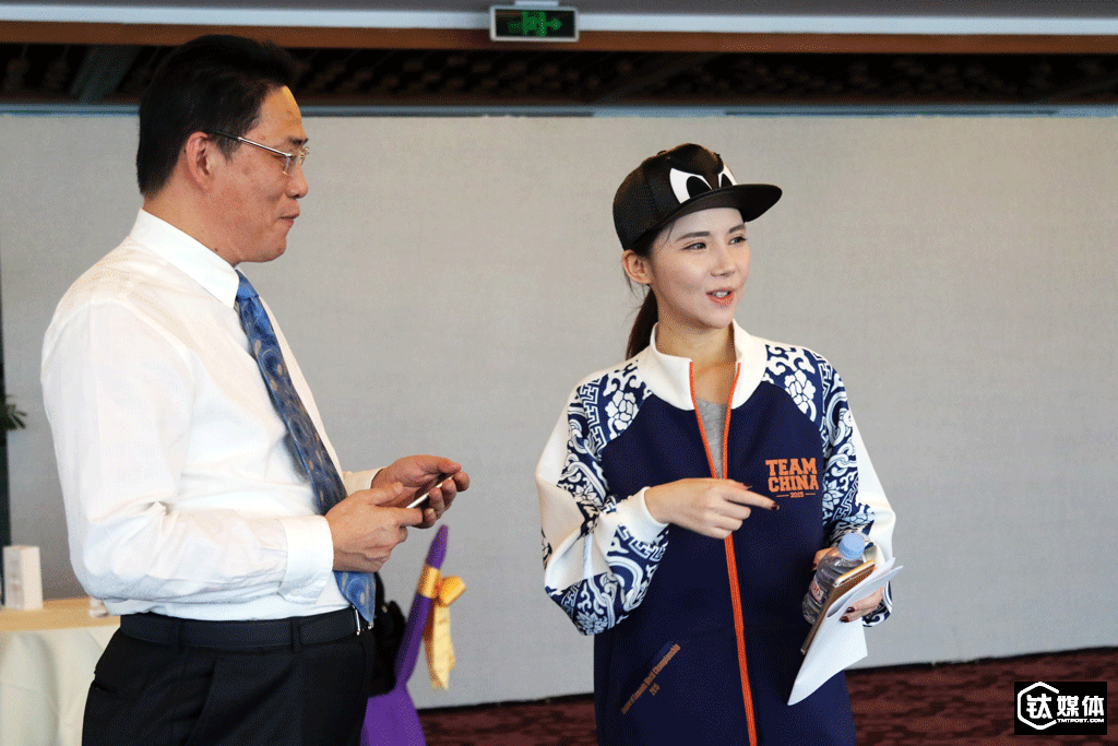 Xu Ke was there to welcome every guest herself.
