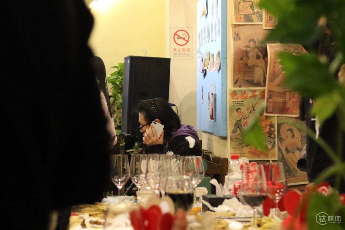 当晚，陈步衡“又收了一个项目”进行深度孵化。他认为，理论上，好项目就是大家都看好的项目，如果大家都看不懂的，一定烂，实际上，越是别人看不懂的项目，可能越有潜质，“大家都认为不靠谱，有同样想法的人就会少，这样你的项目才有机会迅速崛起，如果大家都说好，那肯定不止你一个人能想出来。”