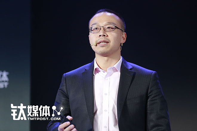 非架构化的数据没有任何意义，B2B模式是由业务驱动而并非 IT