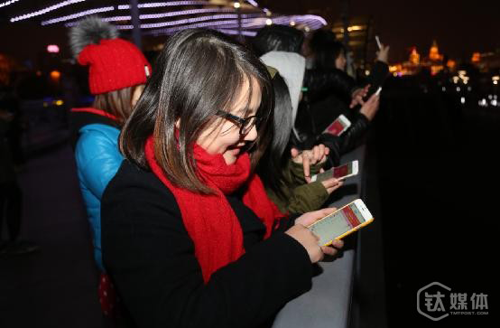 1800万人参与的“红包照片”，如何避免成为下一个传黄利器？